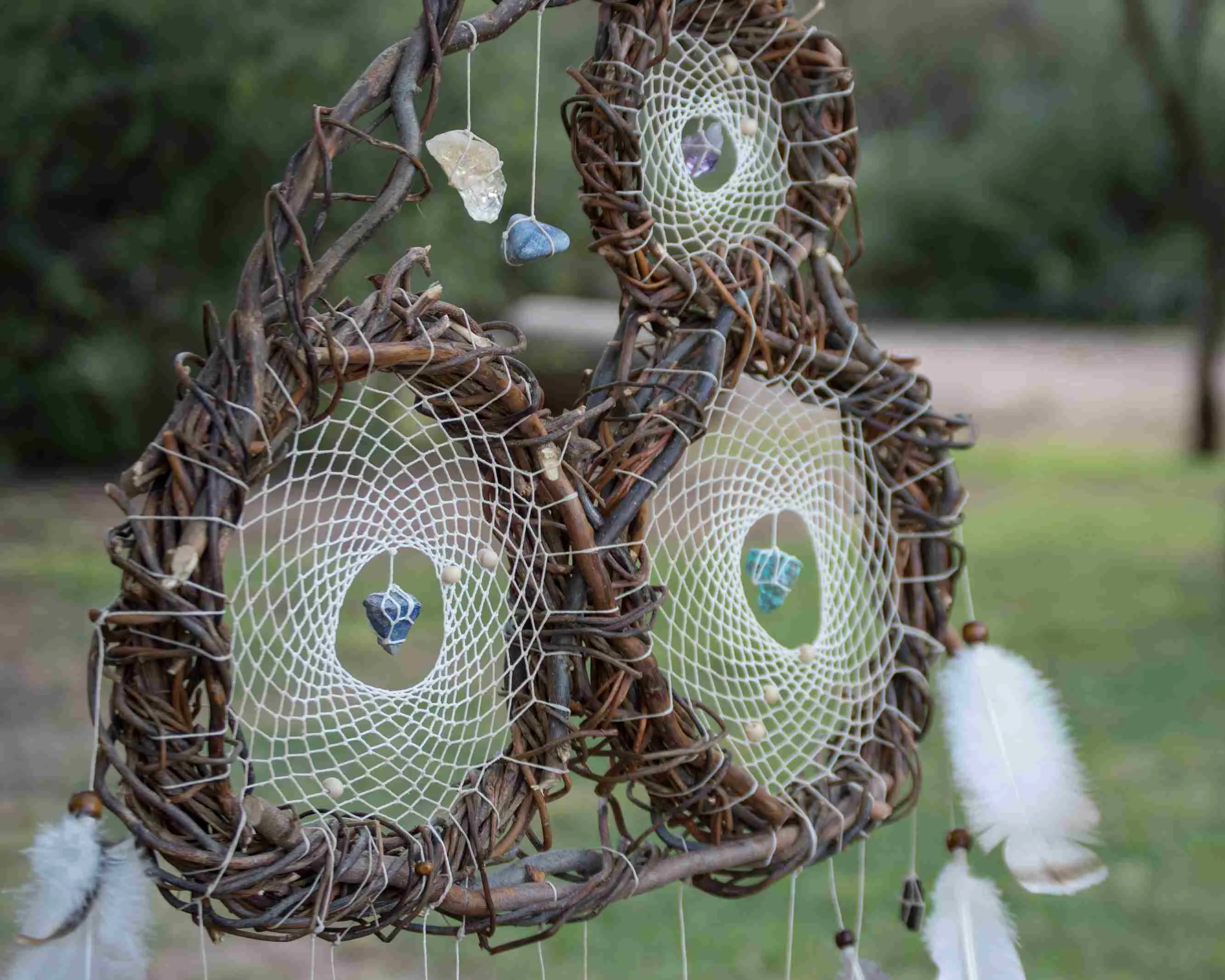 Large willow dreamcatcher wall hanging white, Wall hangings healing crystals wood dream catcher shamanic, Art organic, Twlight dream catcher